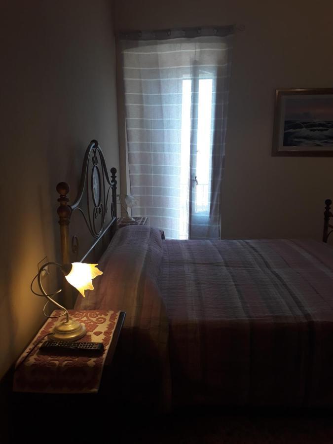 L'Antico Faro Bed & Breakfast Кастелсардо Екстериор снимка