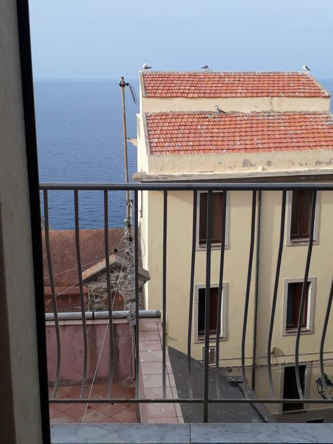 L'Antico Faro Bed & Breakfast Кастелсардо Екстериор снимка
