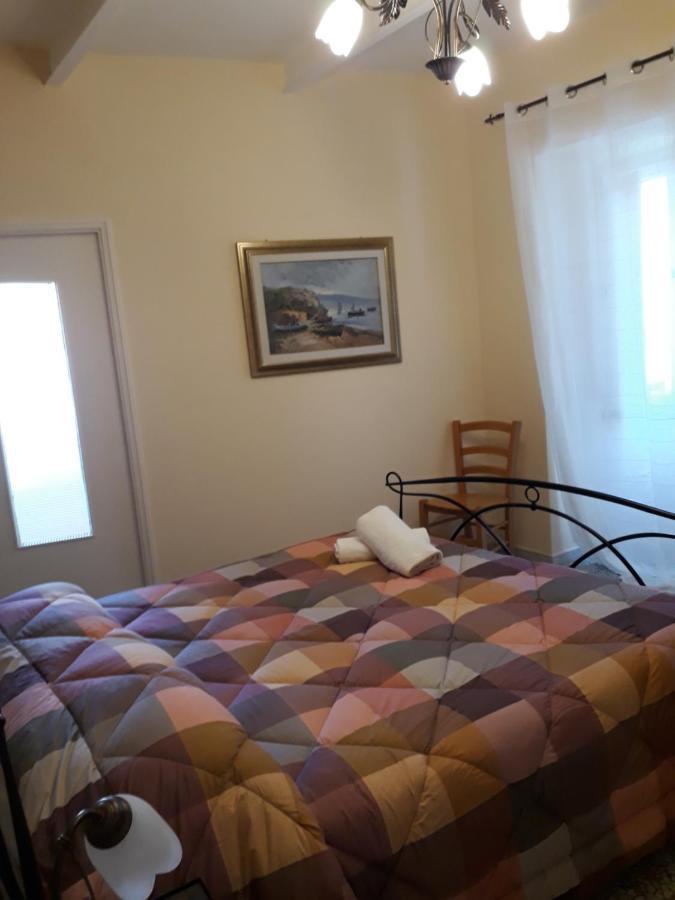 L'Antico Faro Bed & Breakfast Кастелсардо Екстериор снимка